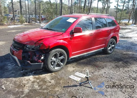 2018 Dodge Journey Crossroad z USA, uszkodzony, nr VIN 3C4PDCGB3JT507393